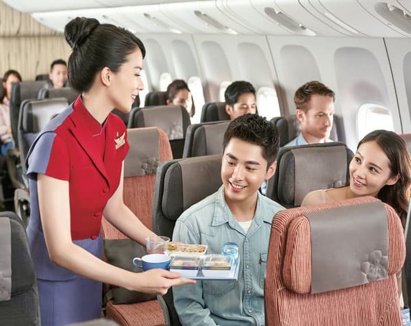 履行「華航品質從心做起」之服務宣言，中華航空持續優化機上飛行體驗與服務。